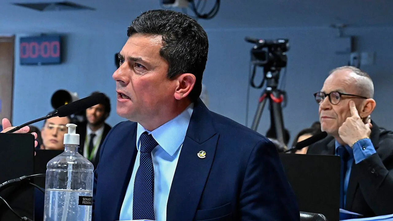Sergio Moro, governador eleito do Paraná, quando senador, na CPMI do INSS, em setembro de 2025 (Foto: Waldemir Barreto/Agência Senado, CC BY-SA 4.0, via Wikimedia Commons)