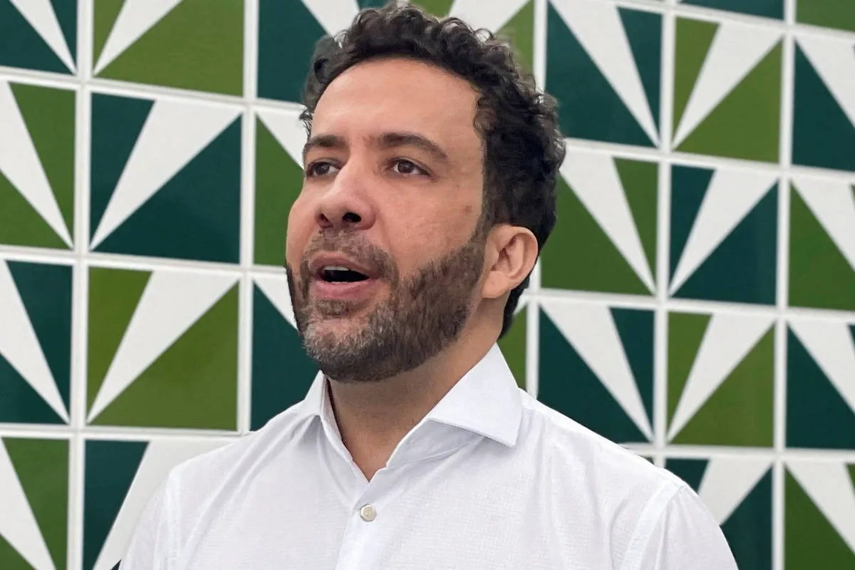 André Janones em evento público