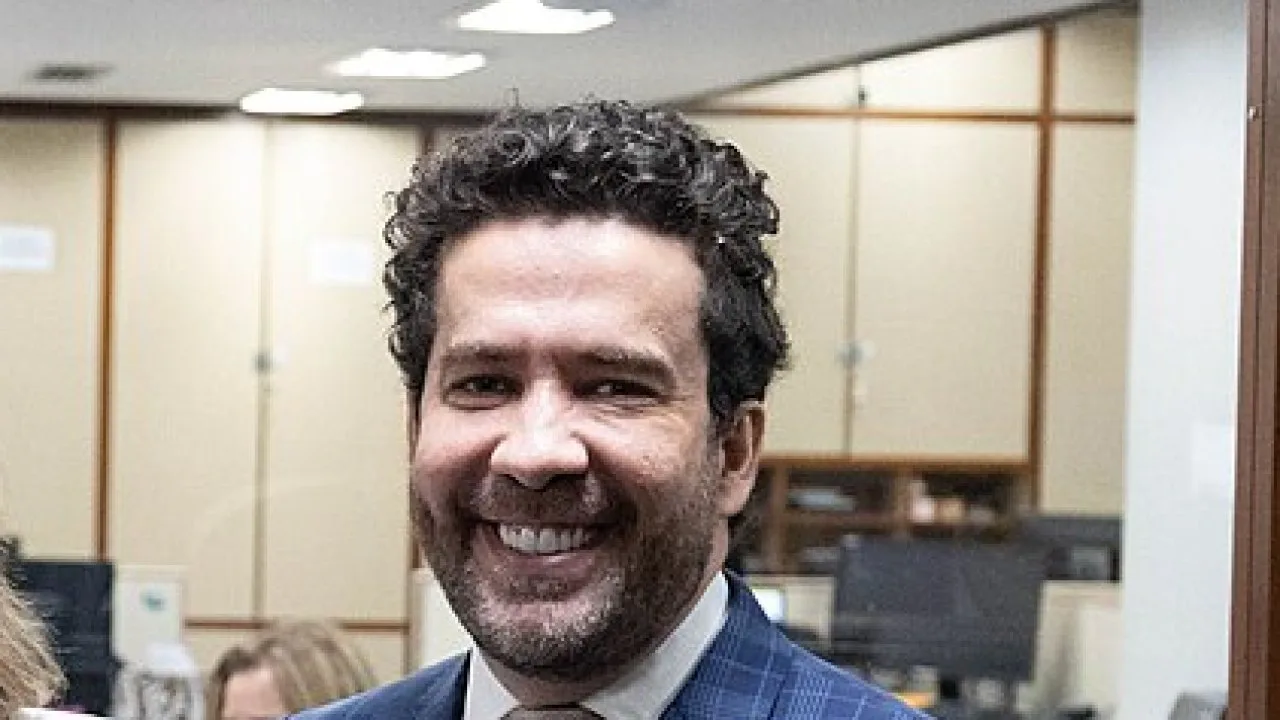 O deputado federal André Janones (Avante-MG), em abril de 2023, foto de arquivo (Foto: Chico Ferreira, CC BY 2.0, via Wikimedia Commons)