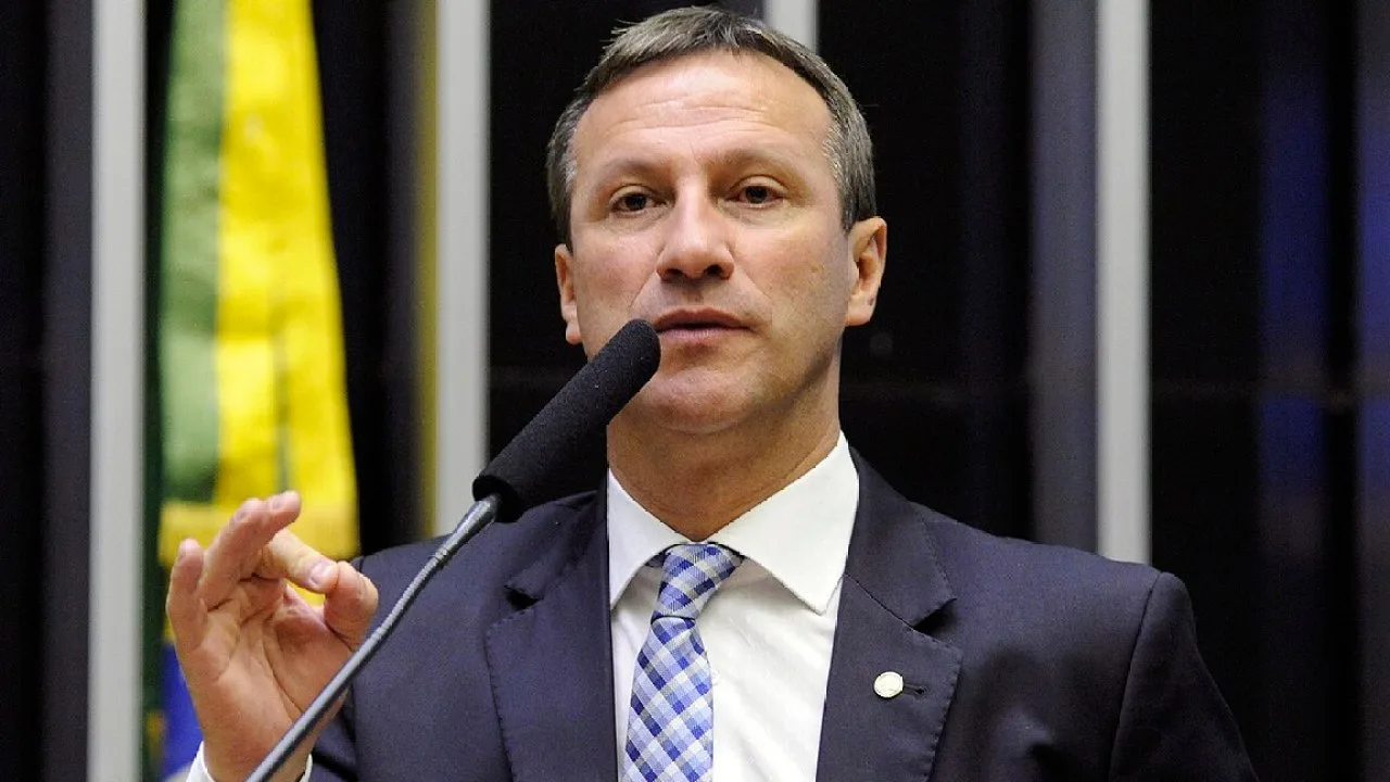 O senador eleito Sanderson (PL-RS), na tribuna da Câmara dos Deputados, em março de 2019, foto de arquivo (Foto: Câmara dos Deputados, CC BY 3.0, via Wikimedia Commons)