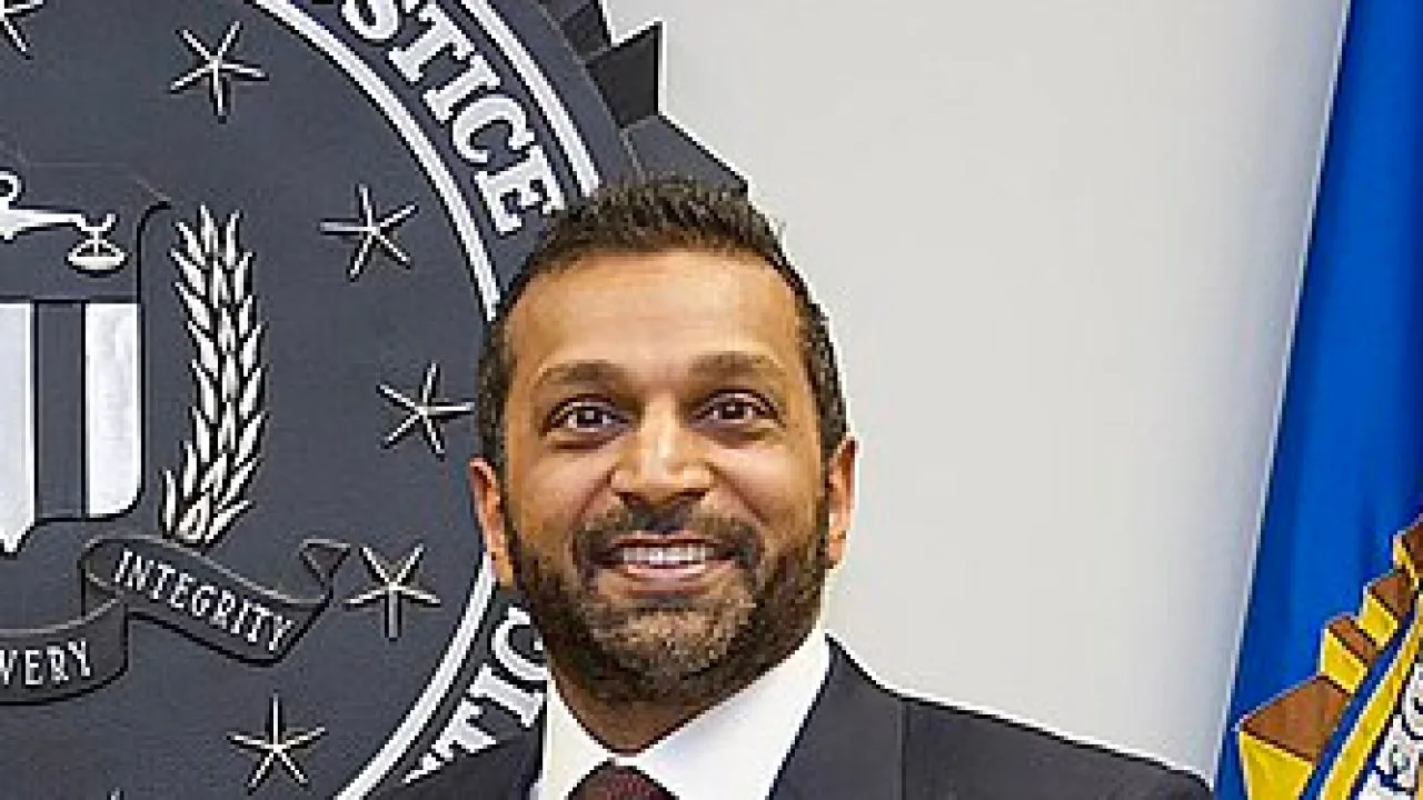 O diretor do FBI, Kash Patel, em foto oficial de arquivo de 2025 (Foto: Federal Bureau of Investigation, Public domain, via Wikimedia Commons)
