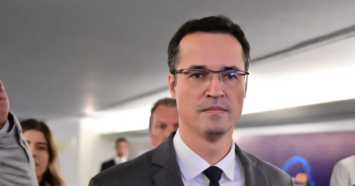 DELTAN DALLAGNOL DIZ QUE A ESQUERDA PERDEU O PUDOR AO ESPALHAR FAKE NEWS CONTRA FLÁVIO