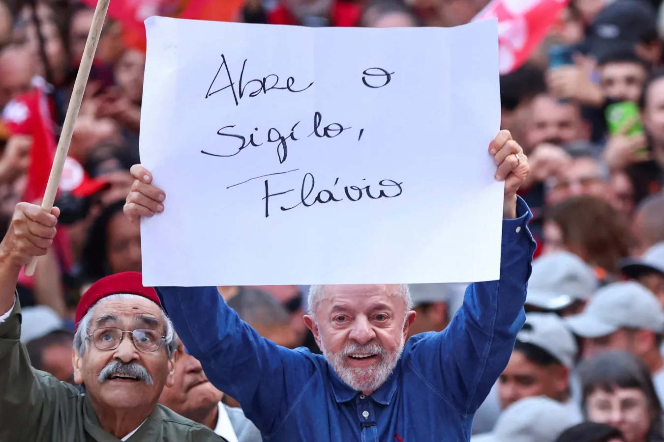 OPOSIÇÃO QUESTIONA PREPARAÇÃO DE TRANSIÇÃO NO GOVERNO LULA E APONTA RISCO DE QUEIMA DE ARQUIVO E...