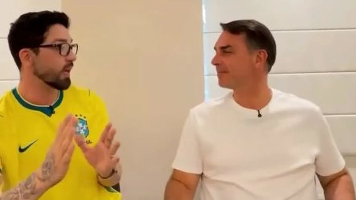 Flávio Bolsonaro em entrevista com Rico Melquiades sobre direitos LGBT